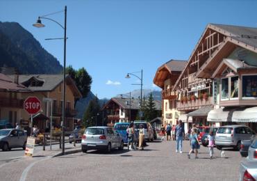 Leggi: Campitello Di Fassa Val di Fassa richiama un turismo elitario